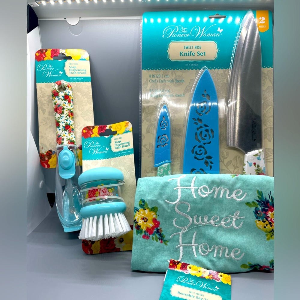 New Pioneer Woman Sweet Rose set